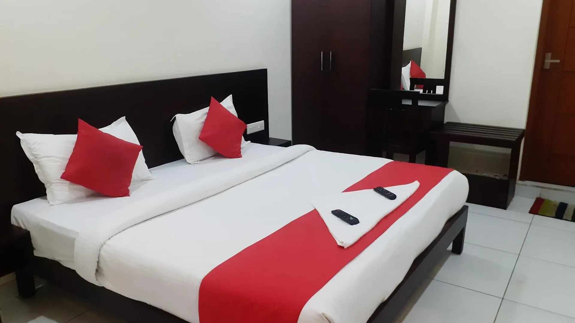 Grace Tourist Home Kochi فندق-كبسولة