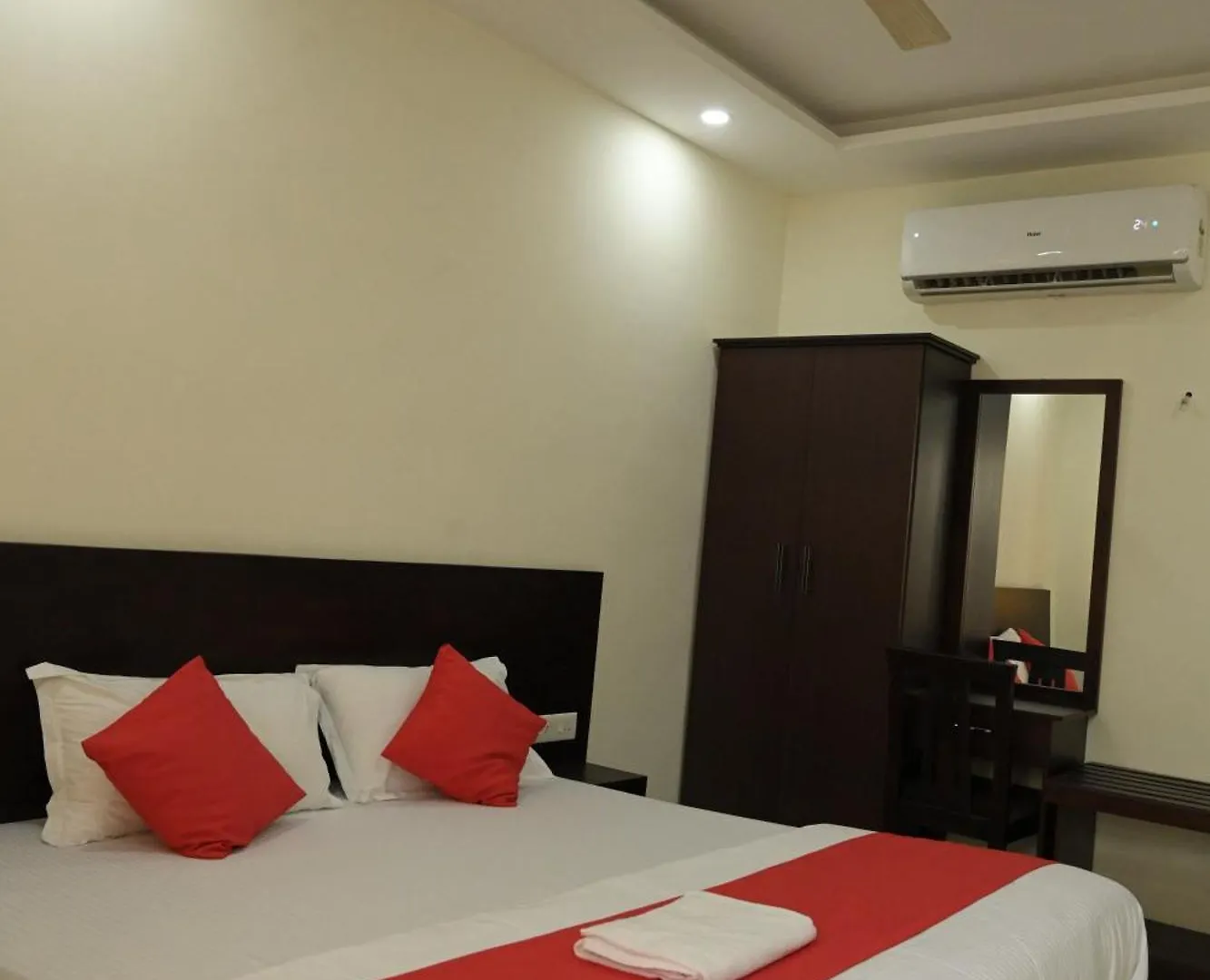 Grace Tourist Home Kochi 0*,