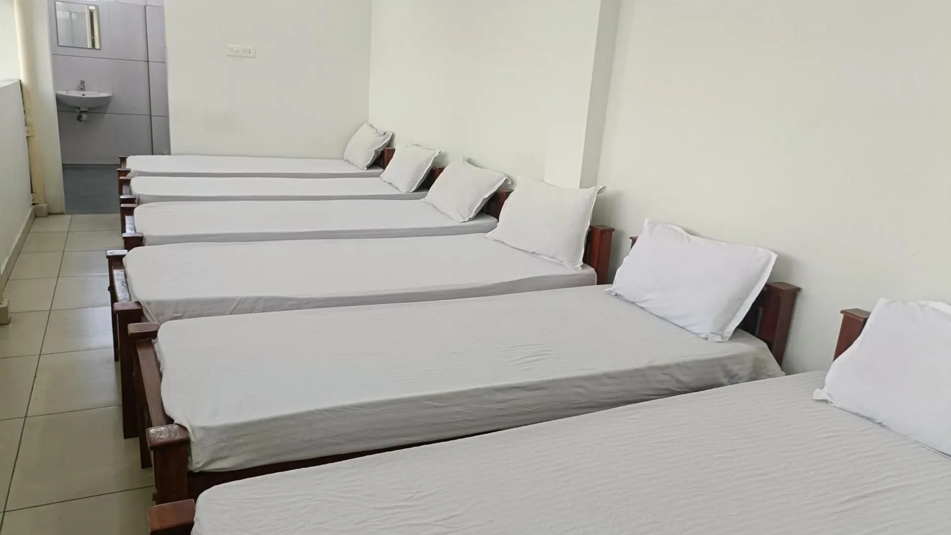 فندق-كبسولة Grace Tourist Home Kochi