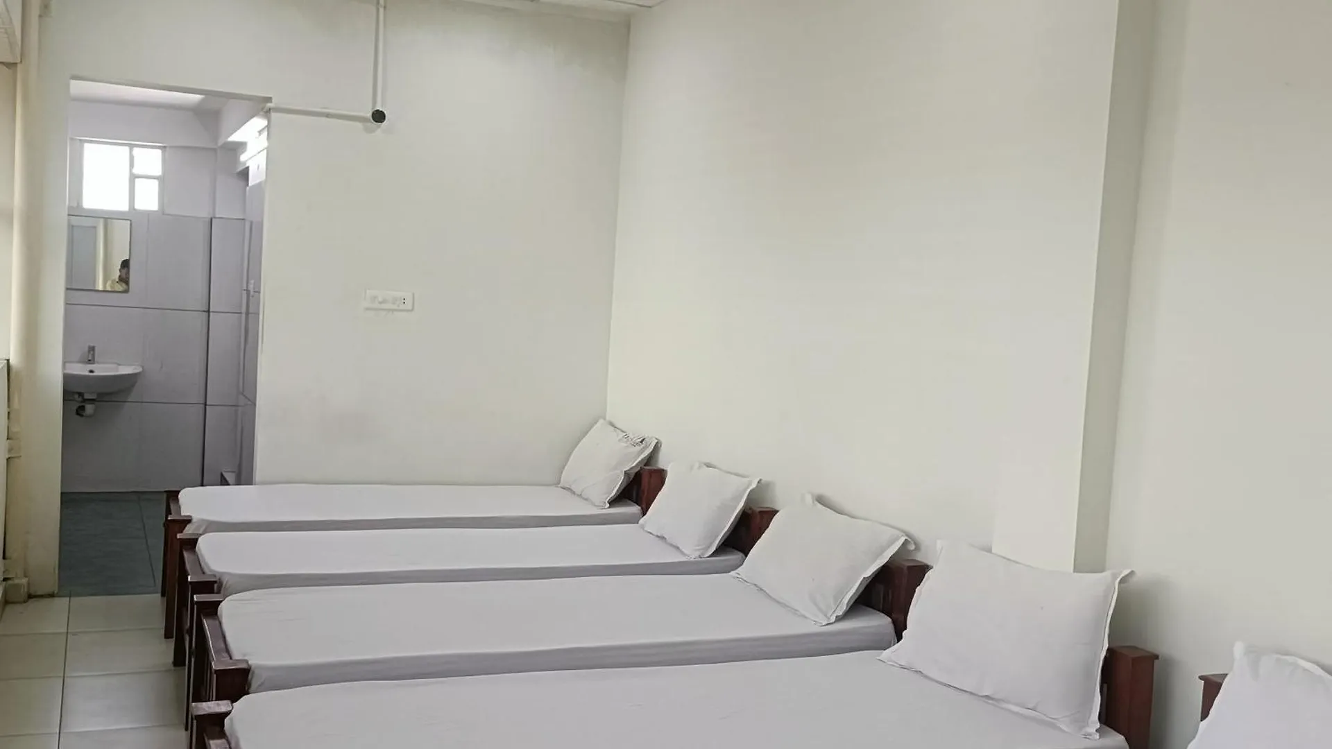 Grace Tourist Home Kochi