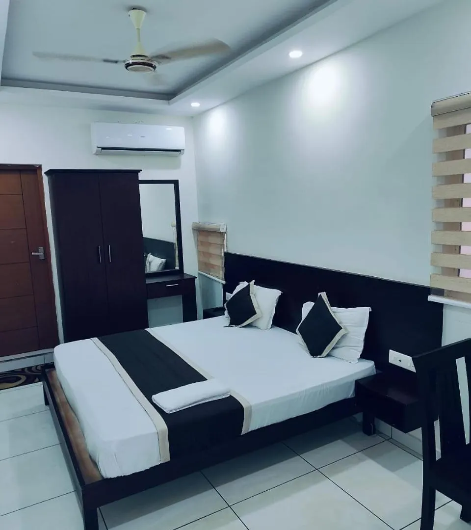 Grace Tourist Home Kochi