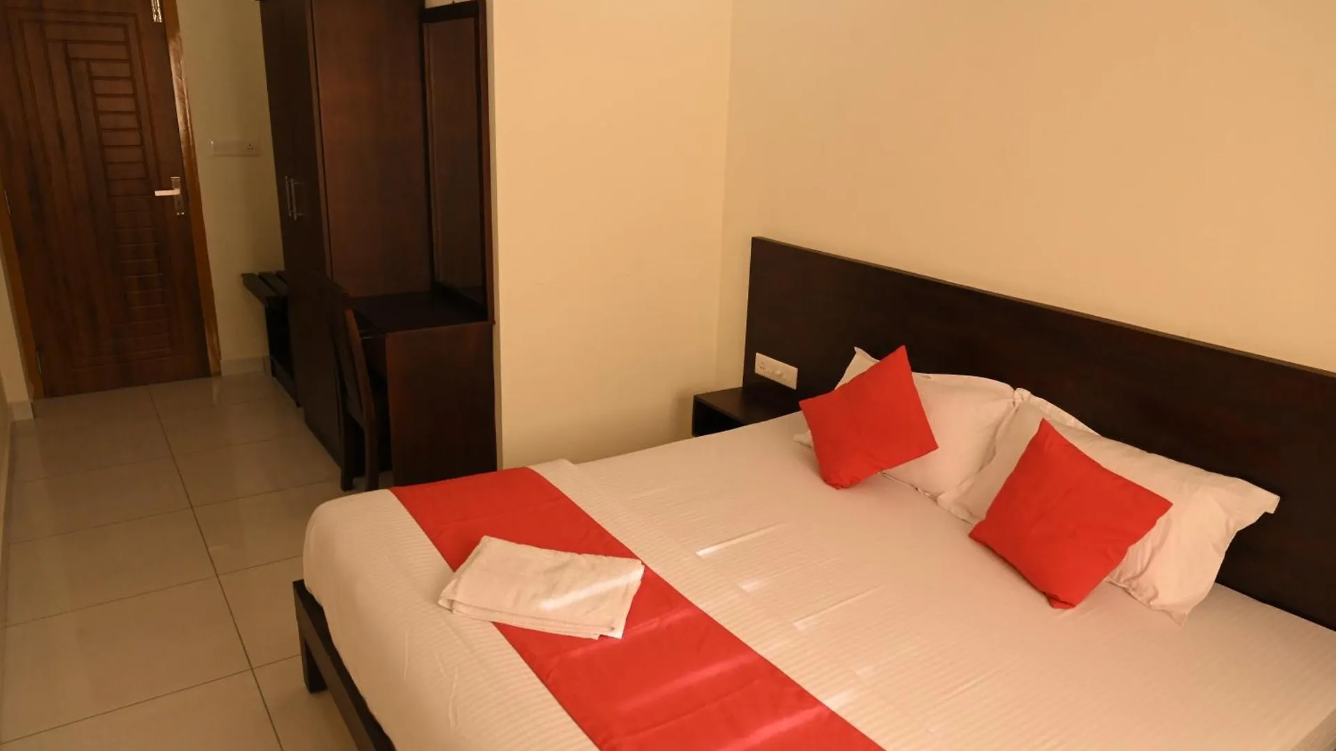 Grace Tourist Home Kochi