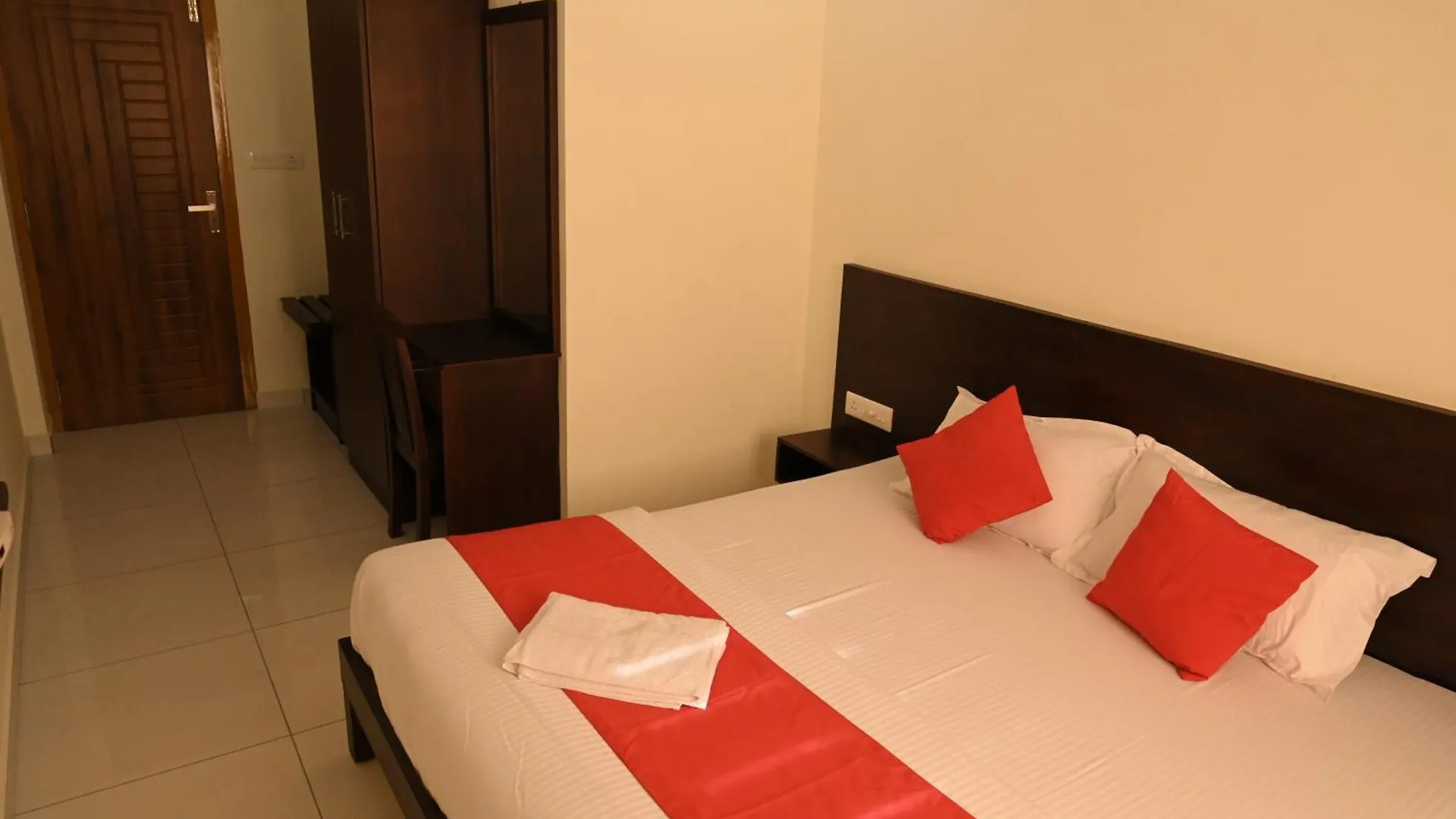 캡슐호텔 Grace Tourist Home Kochi