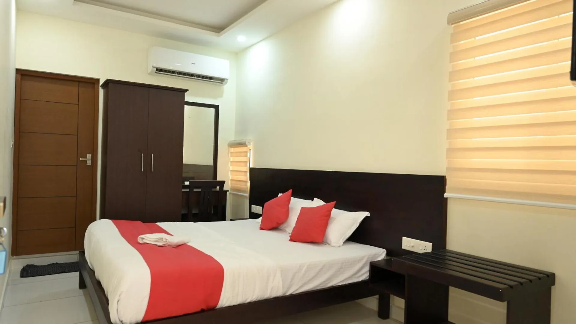 Grace Tourist Home Kochi 0*,