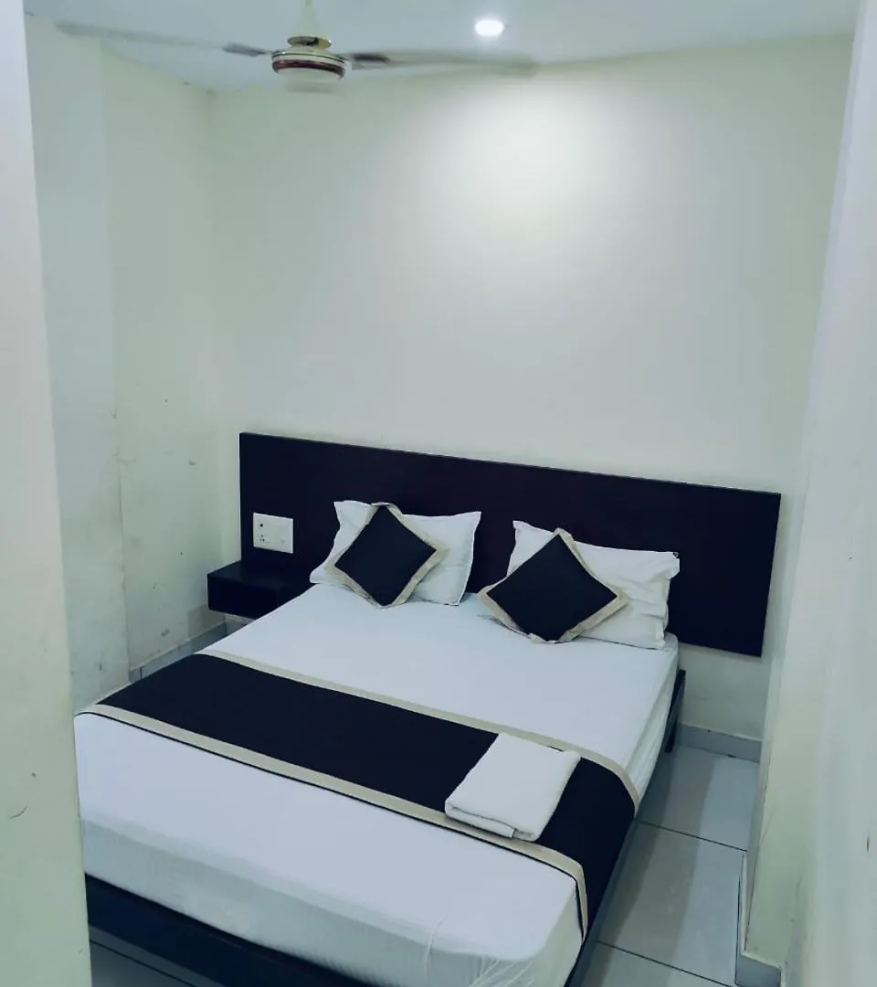 Grace Tourist Home Kochi 0*,